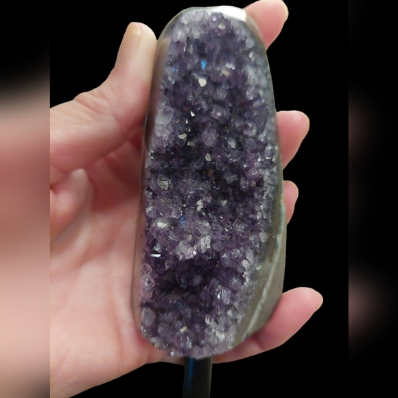 Small Raw Amethyst Geode Quartz Crystal On Pedestal - Picture 3 of 4